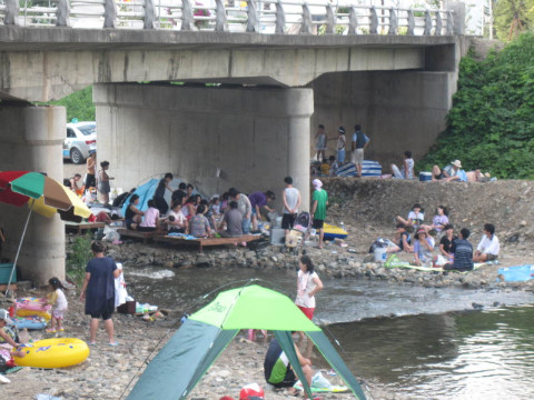 지내천을 찿은 시민 (8월7.8일)