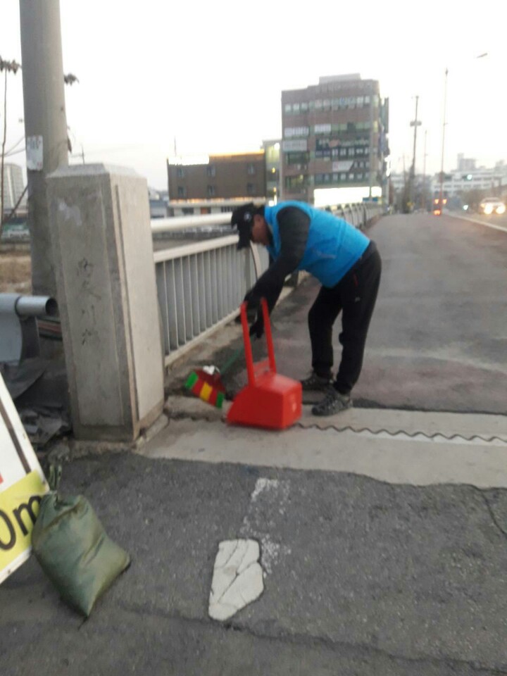 바르게살기 공지천주변 자연정화활동 실시