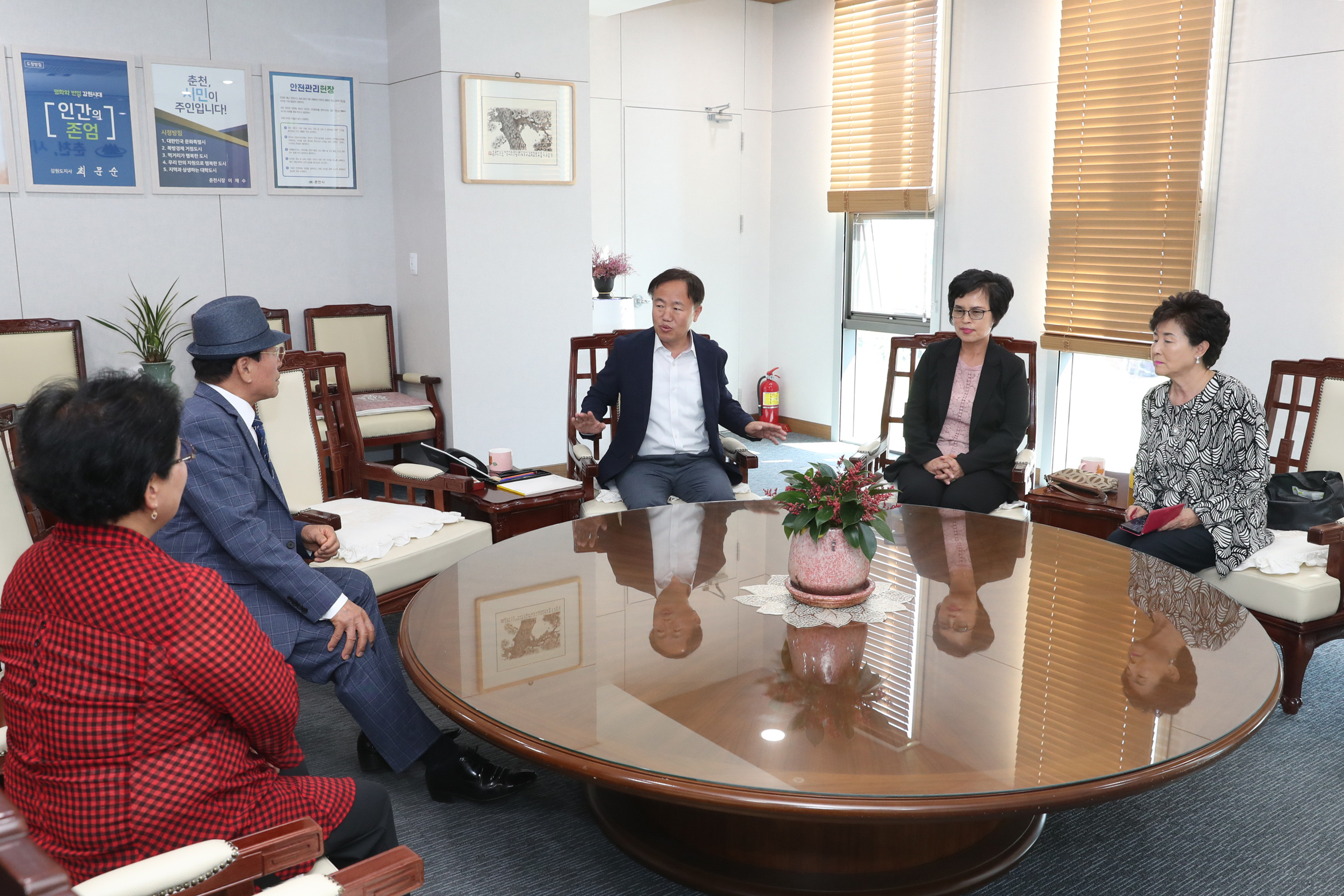 주민자치회 강원도 산불피해 돕기 성금 기탁