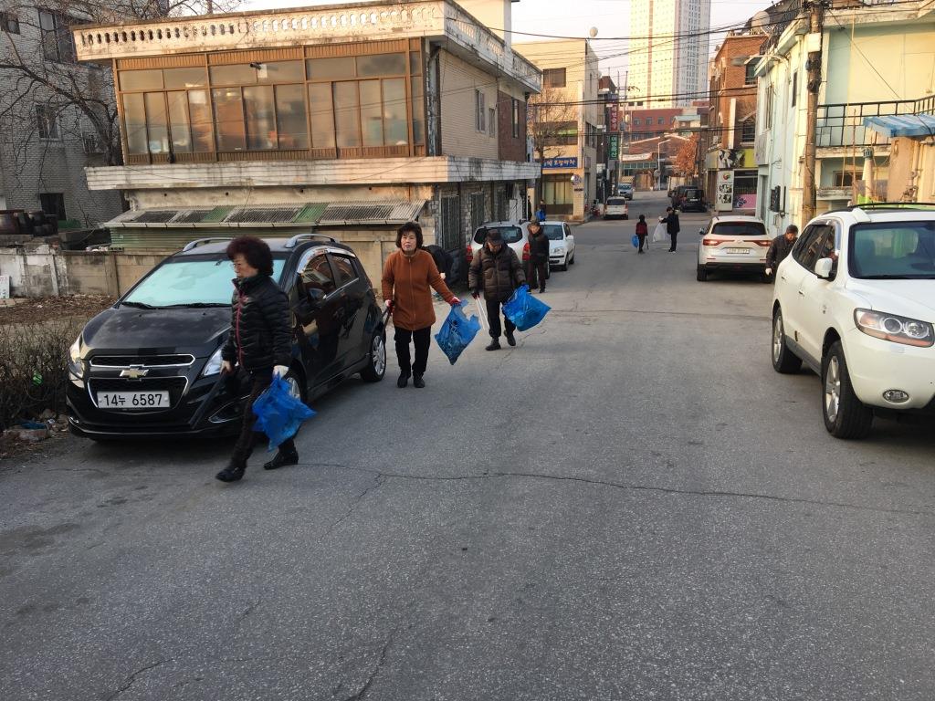 약사명동 주민자치위원회, 약사천 환경정화 활동약사명동 주민자치위원회 환경정화 활동(2018.03.23.)