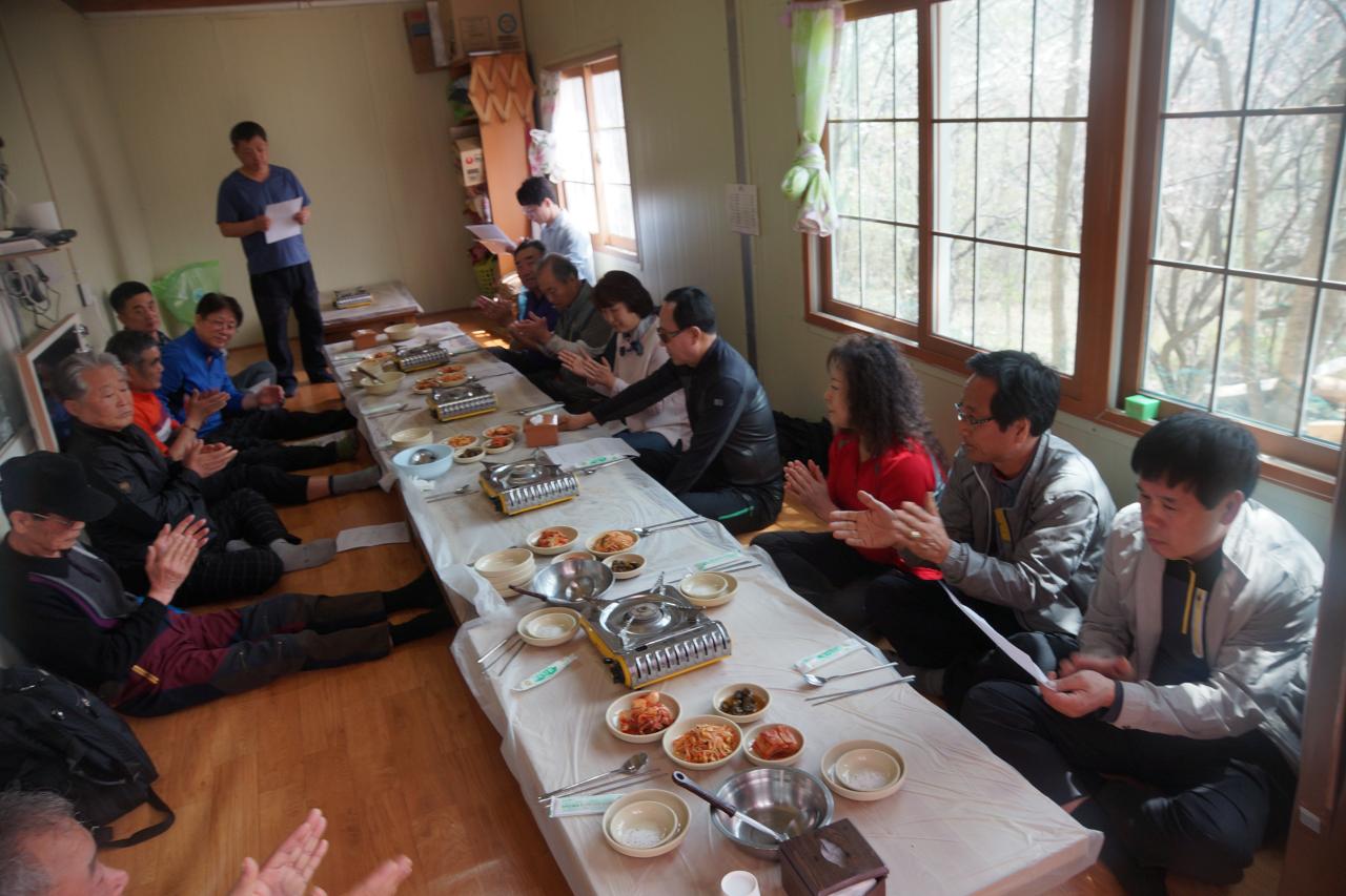 주민자치위원회 월례회의 및 야유회 개최