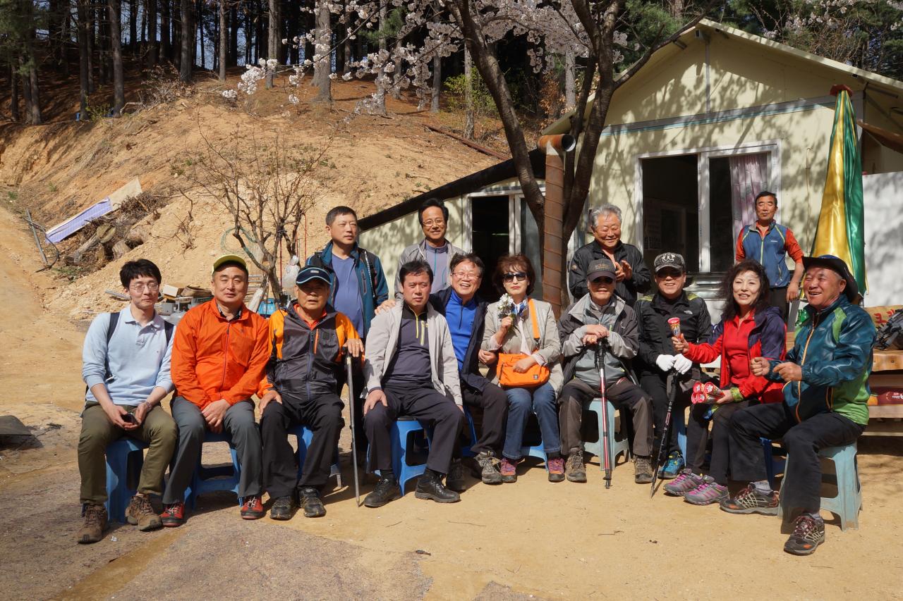 주민자치위원회 월례회의 및 야유회 개최