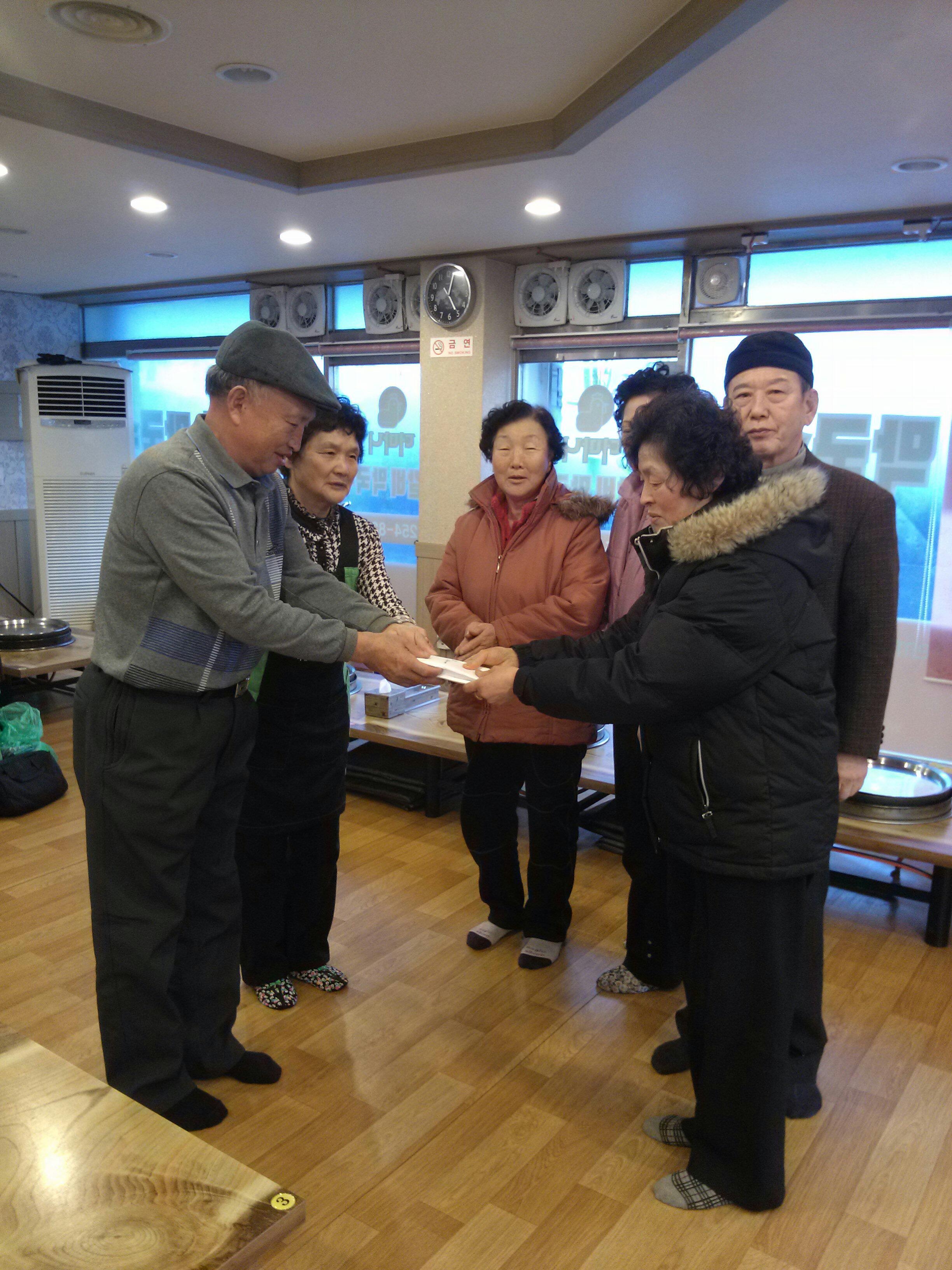 강원대 먹자골목내 화재 피해주민 성금전달