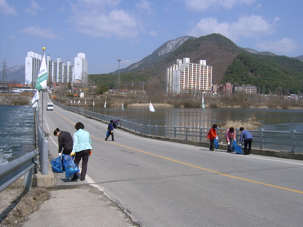 동면.부녀회.여성의용소방대 환경정화활동
