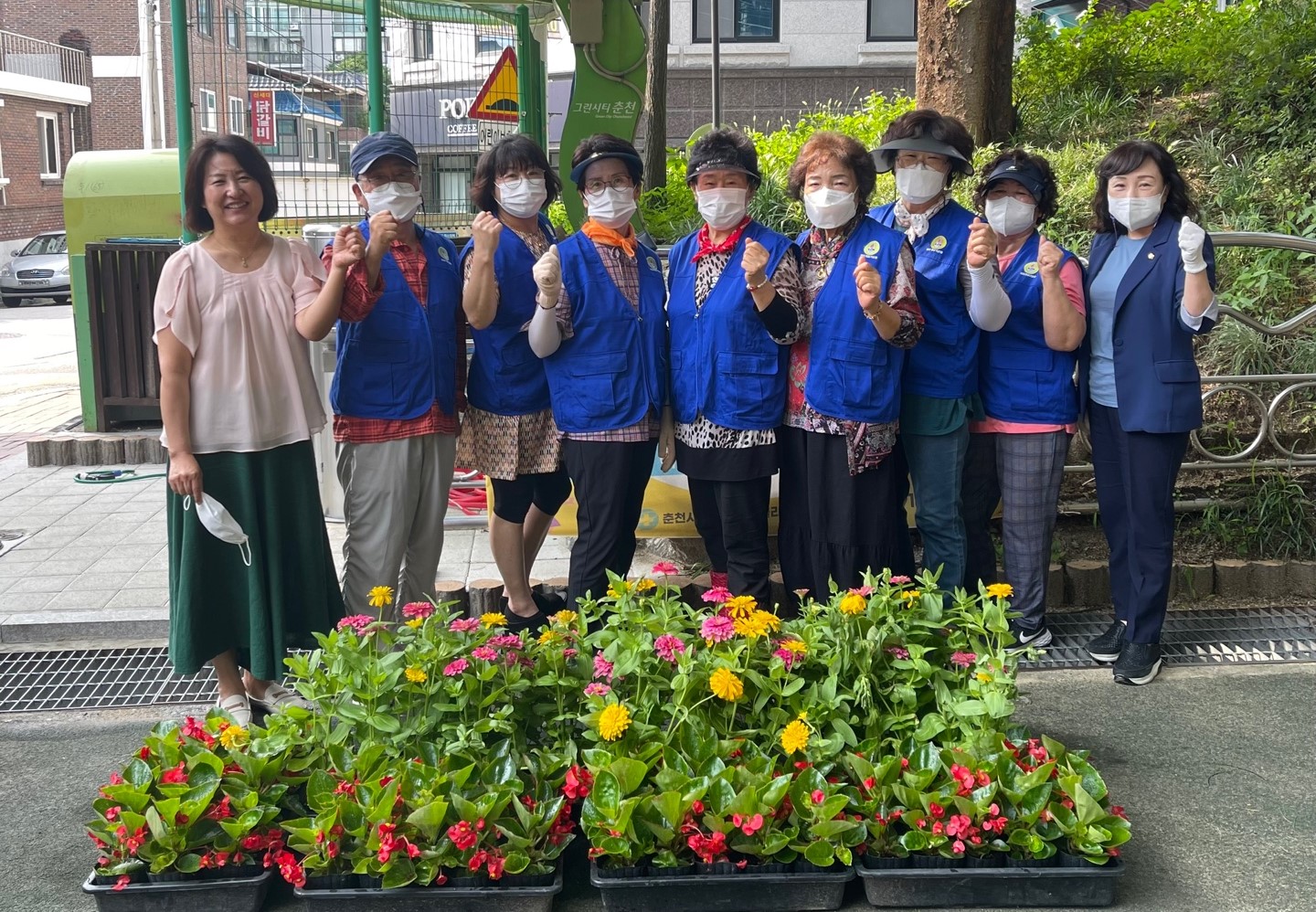 후평1동 바르게살기위원회 꽃심기 봉사