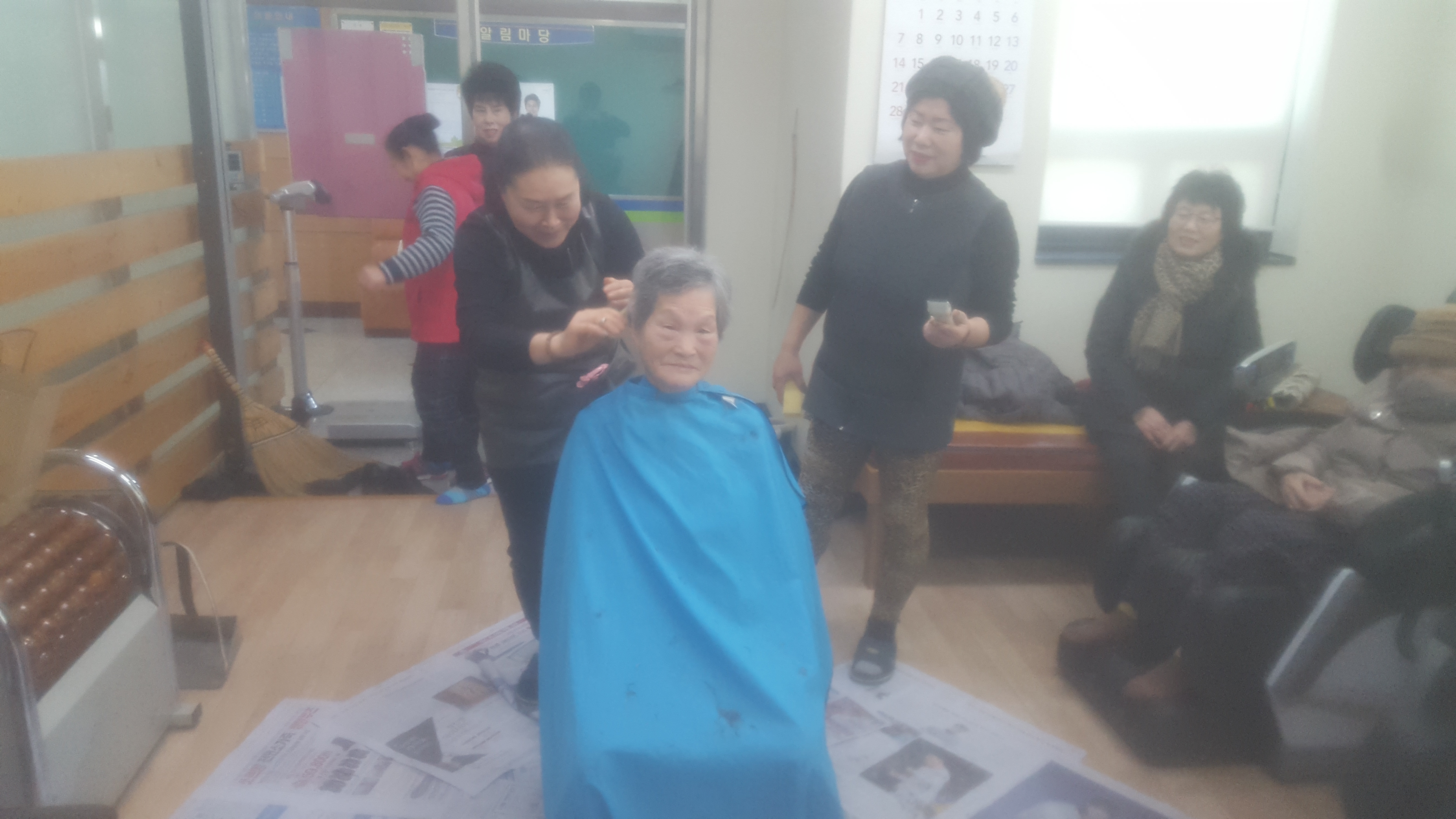 새마을부녀회, 홀몸어르신 이미용 돌봄 활동(2017.12.12.)