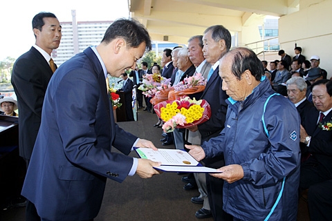 제14회 노인의 날 기념식 및 제2회 강원어르신 한마당 축제 개최!