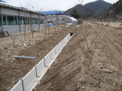 지내천변 배수로 공사 완공