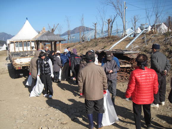 가산골마을 지내천 정화활동을 전개하다.^^|