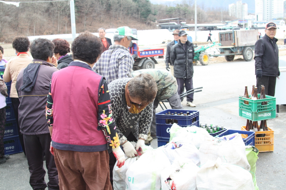 거두1리 노인회 폐품수집활동