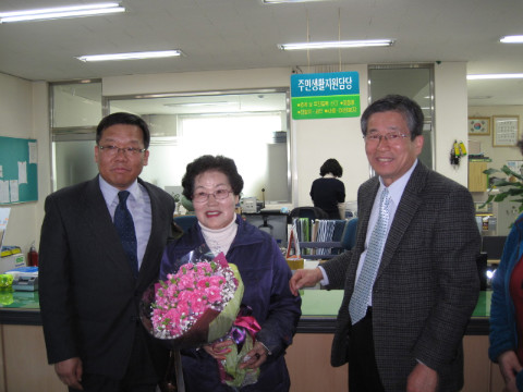 동면 인구 1만명 돌파 전입자 환영 기념