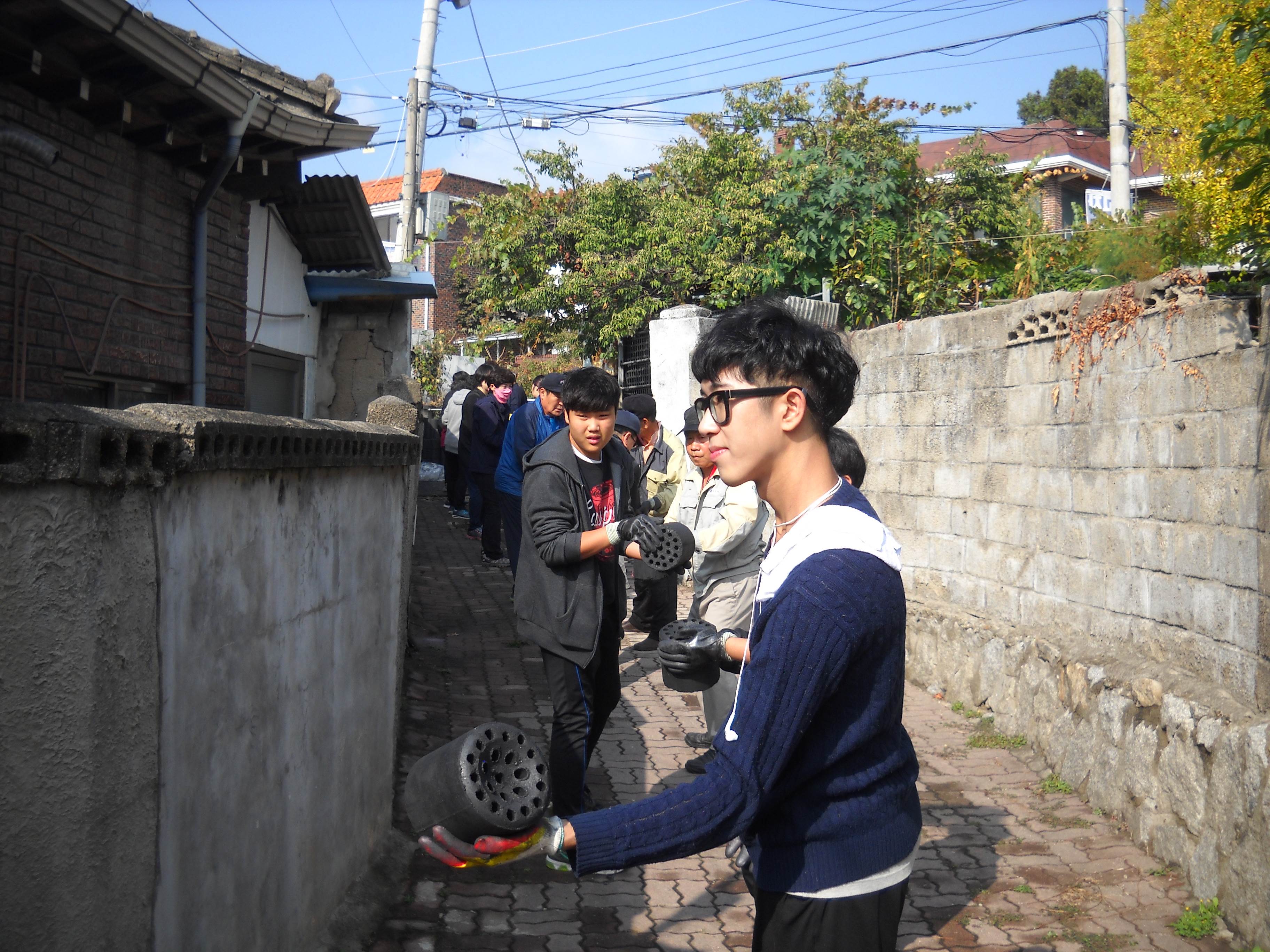 따뜻한 겨울나기 사랑의 연탄 나눔 행사