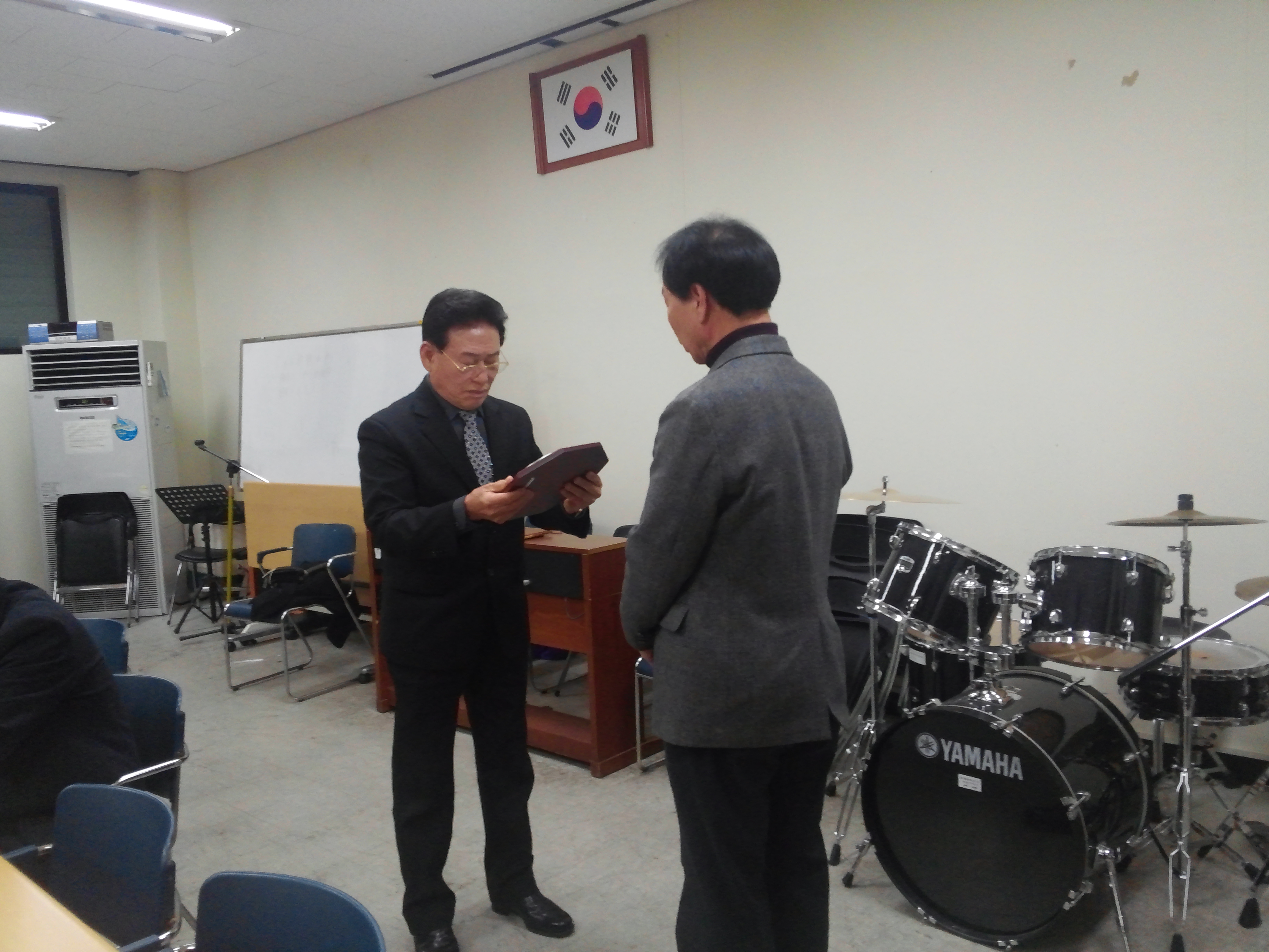 감사패 전달