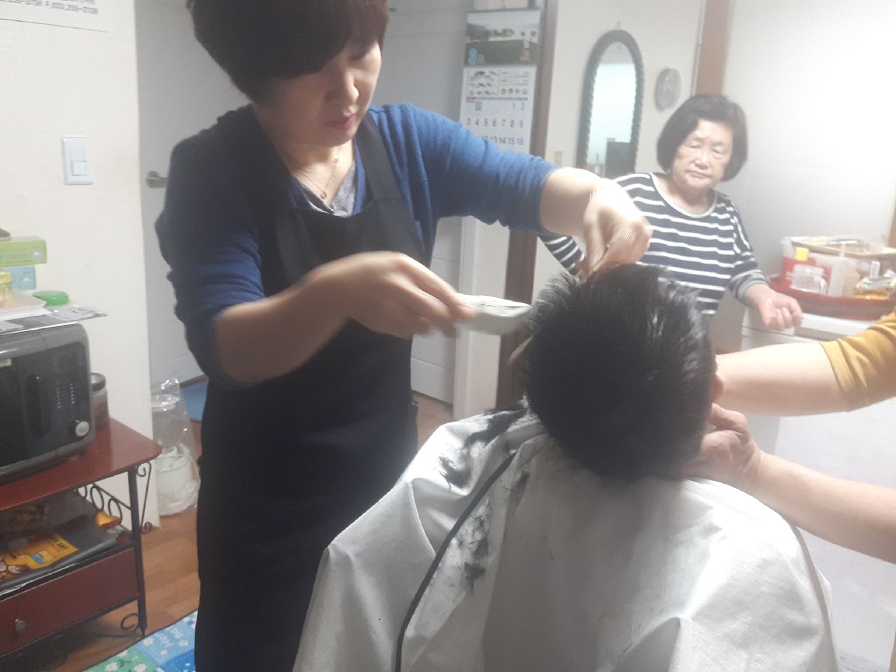티라헤어(원장:백미선) 이미용봉사