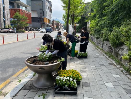 후평3동 통장협의회 시민꽃정원 조성