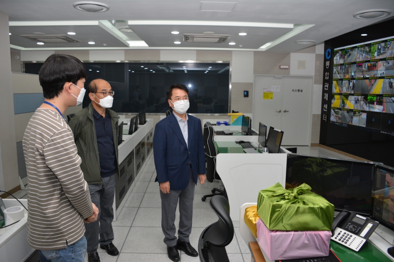 육동한 춘천시장 추석명절 현장근무자 위문