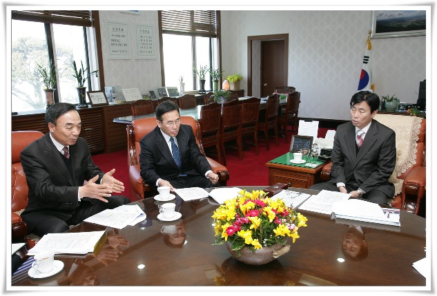 한국철도시설공단 김선호 본부장 이광준 춘천시장을 방문