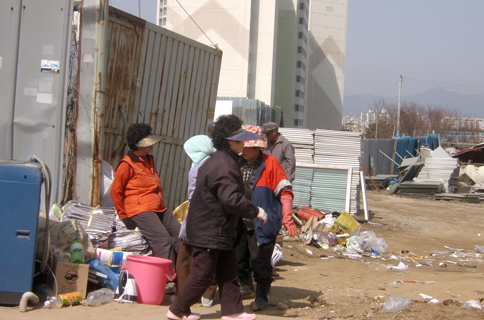 신촌2리 노인회 폐품수집