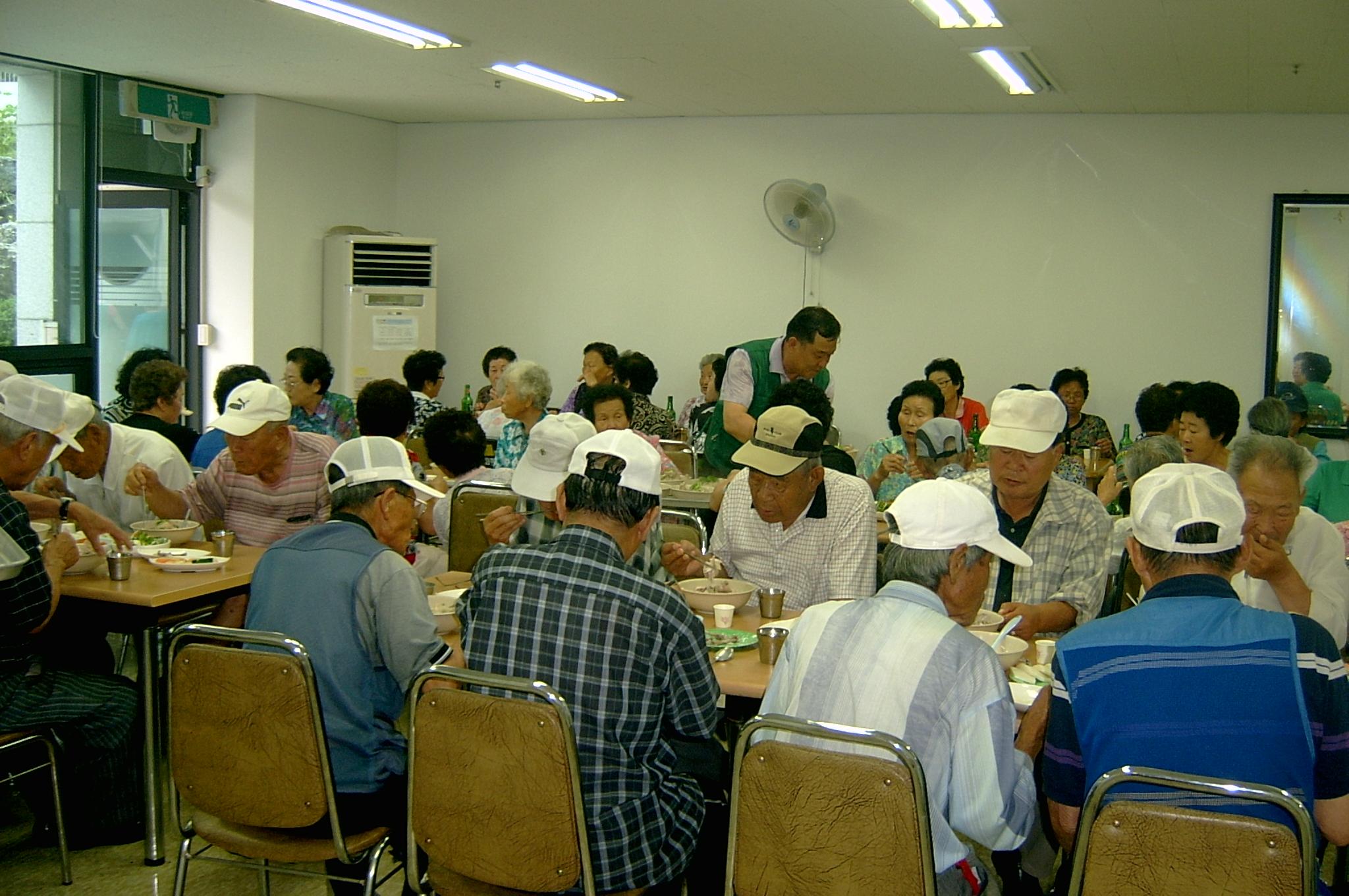 무료급식소 삼계탕 대접