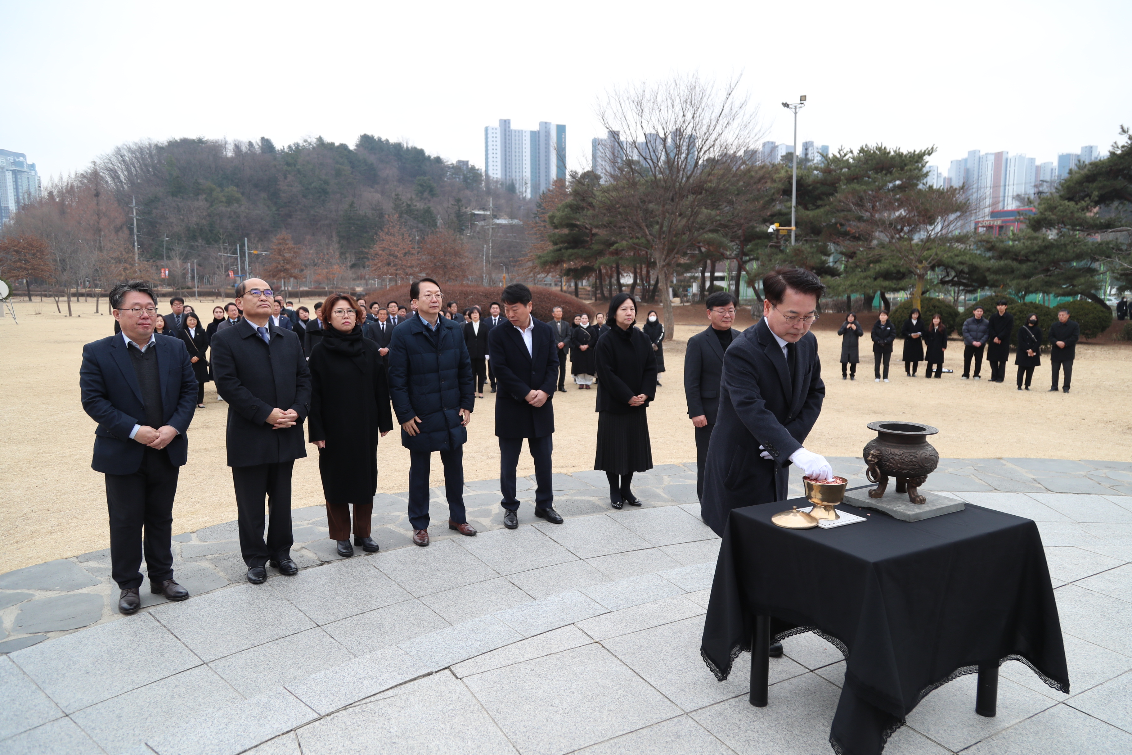 류인석,윤희순 동상 참배