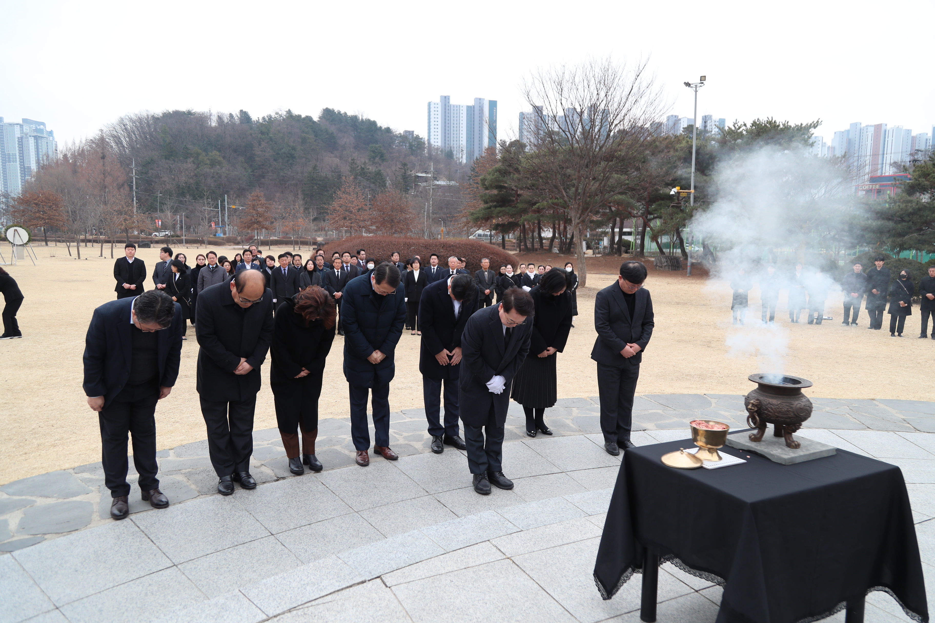 류인석,윤희순 동상 참배