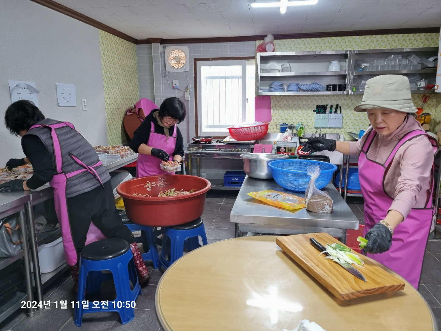 신북읍지역사회보장협의체 반찬봉사 및 푸드뱅크 식품 전달봉사