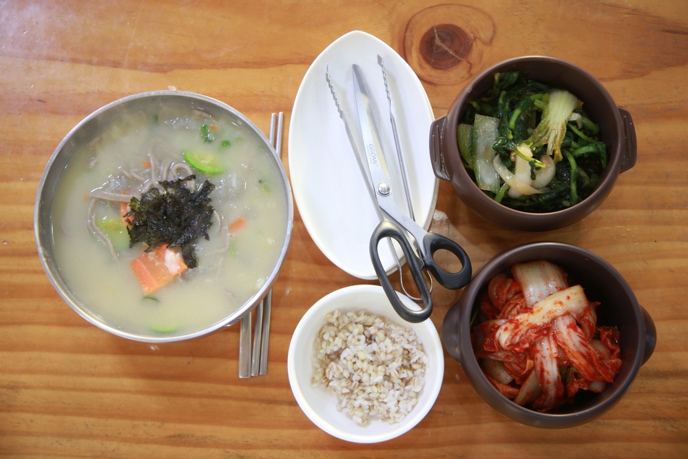 바우옹심이메밀칼국수