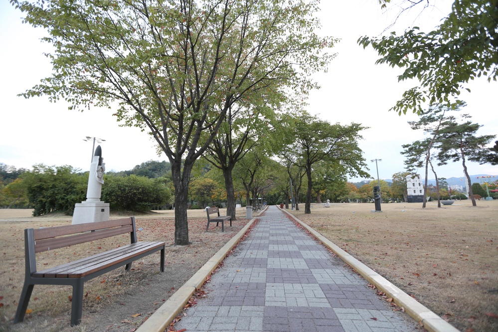 공지천 조각공원