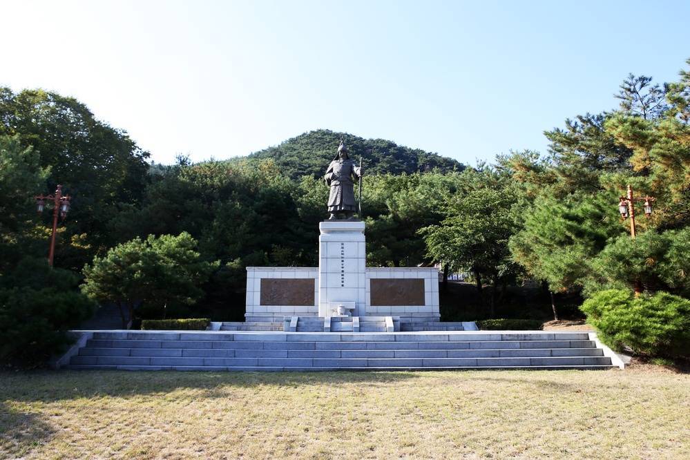 장절공 신숭겸 묘역