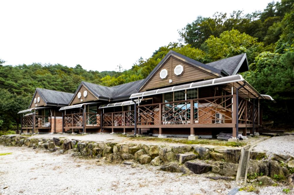 용화산양통마을