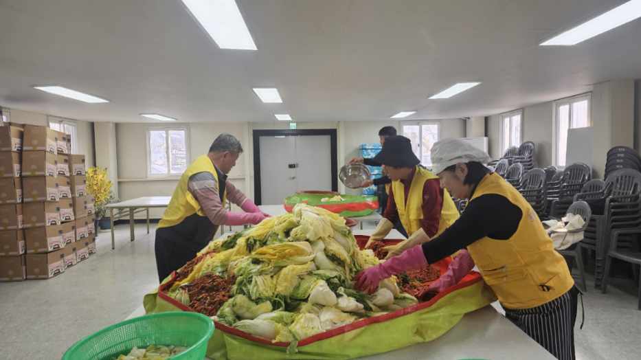 동면 지역사회보장협의체 11월 김장 김치 나눔 봉사