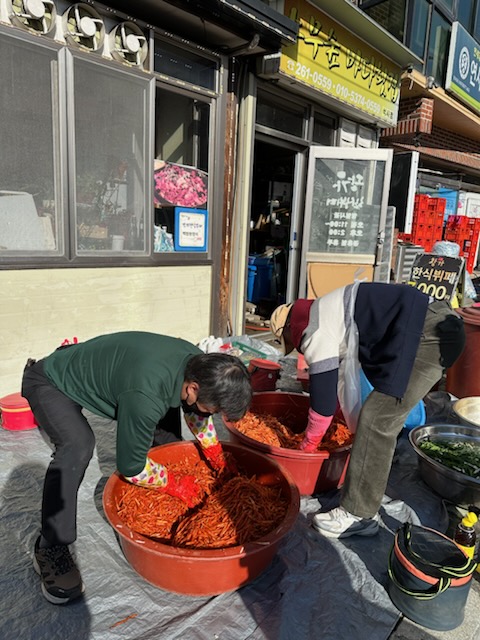 석사동지역사회보장협의체 계절김치나눔단 3차 특화사업추진