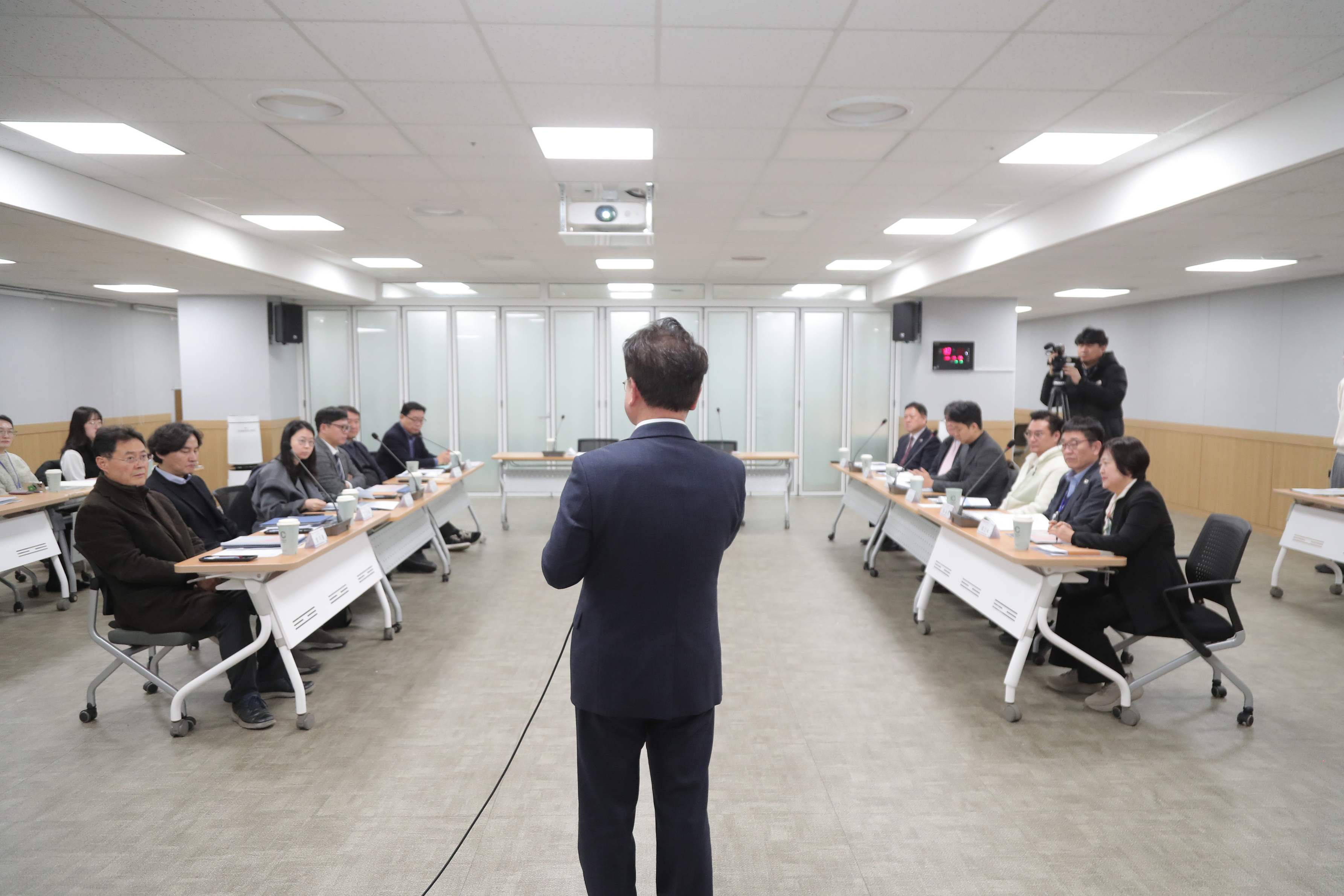 국제도시화위원회 회의