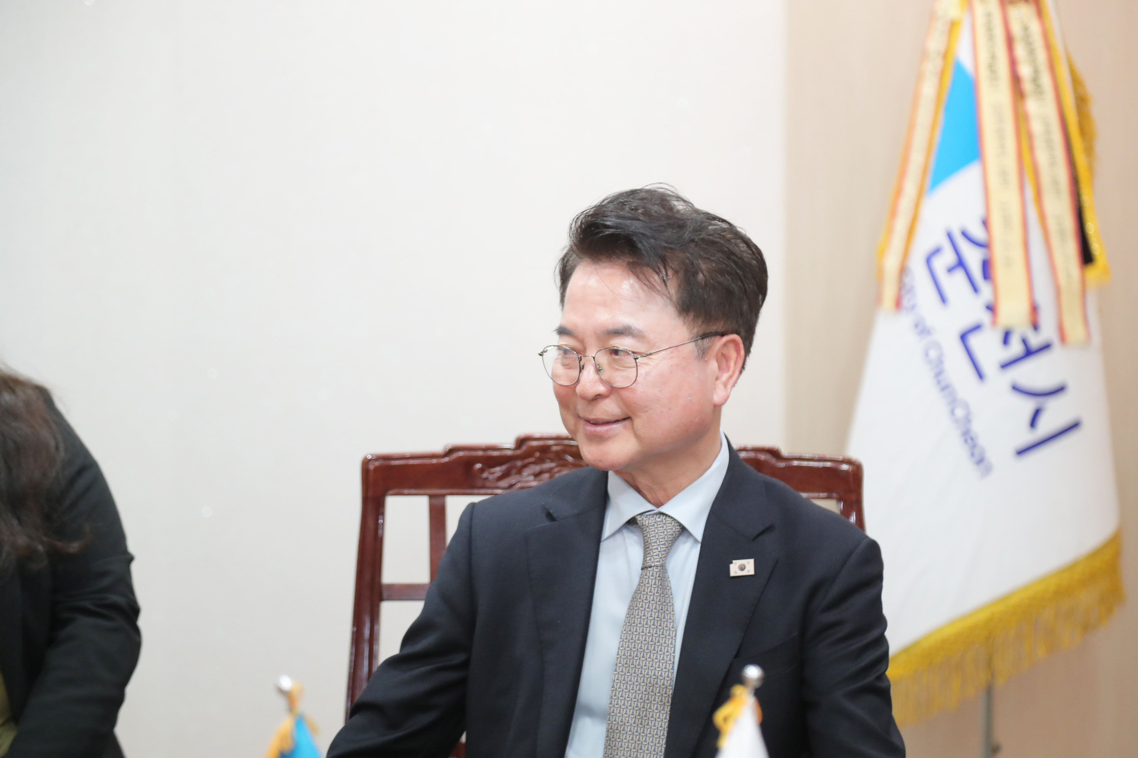 20260323 카라칼팍스탄 보건부 장차관 및 의료진 방문 (로비 접견실 중회의실)