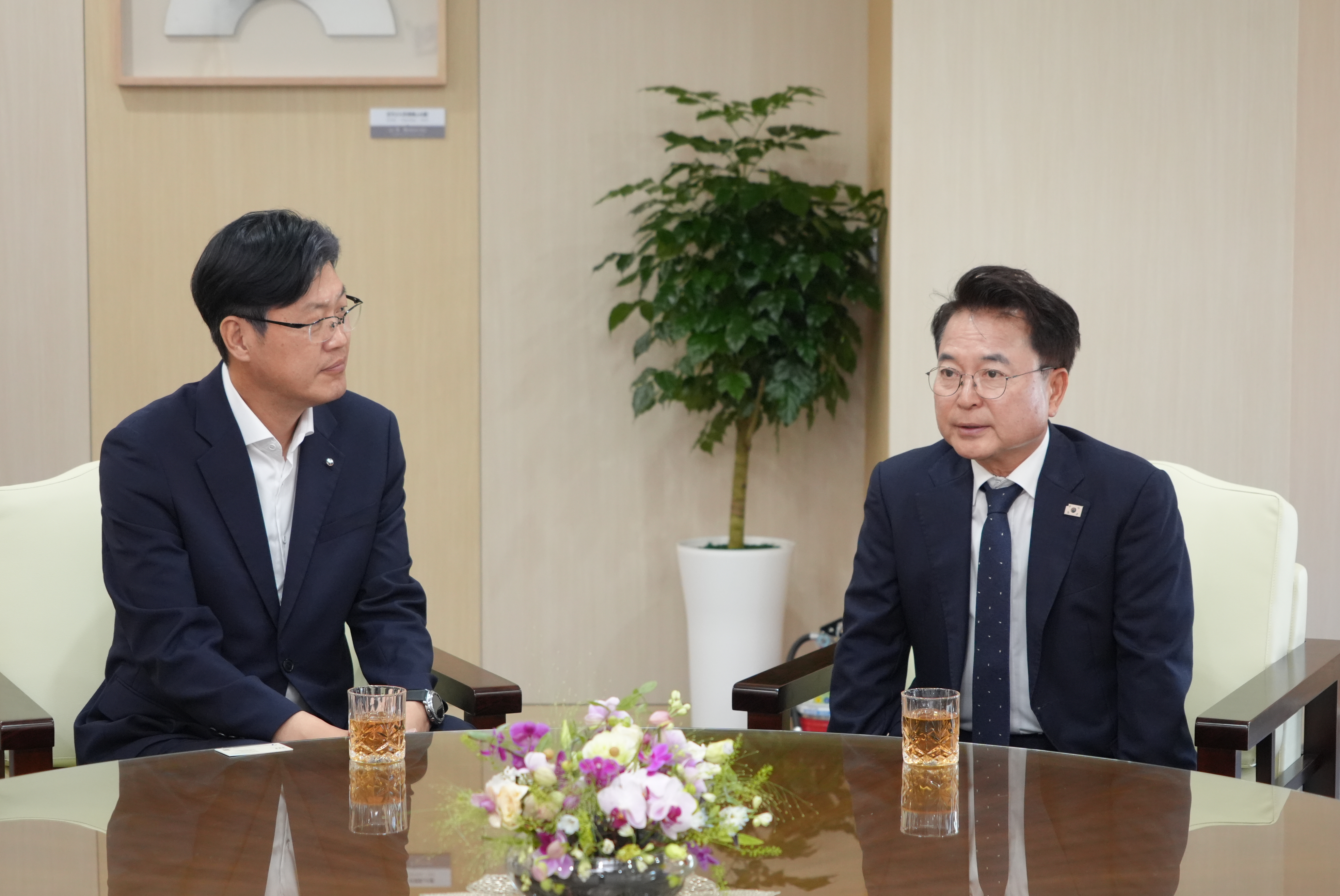 20260618 신한은행 WT품새선수권대회 후원금 전달식 (접견실)