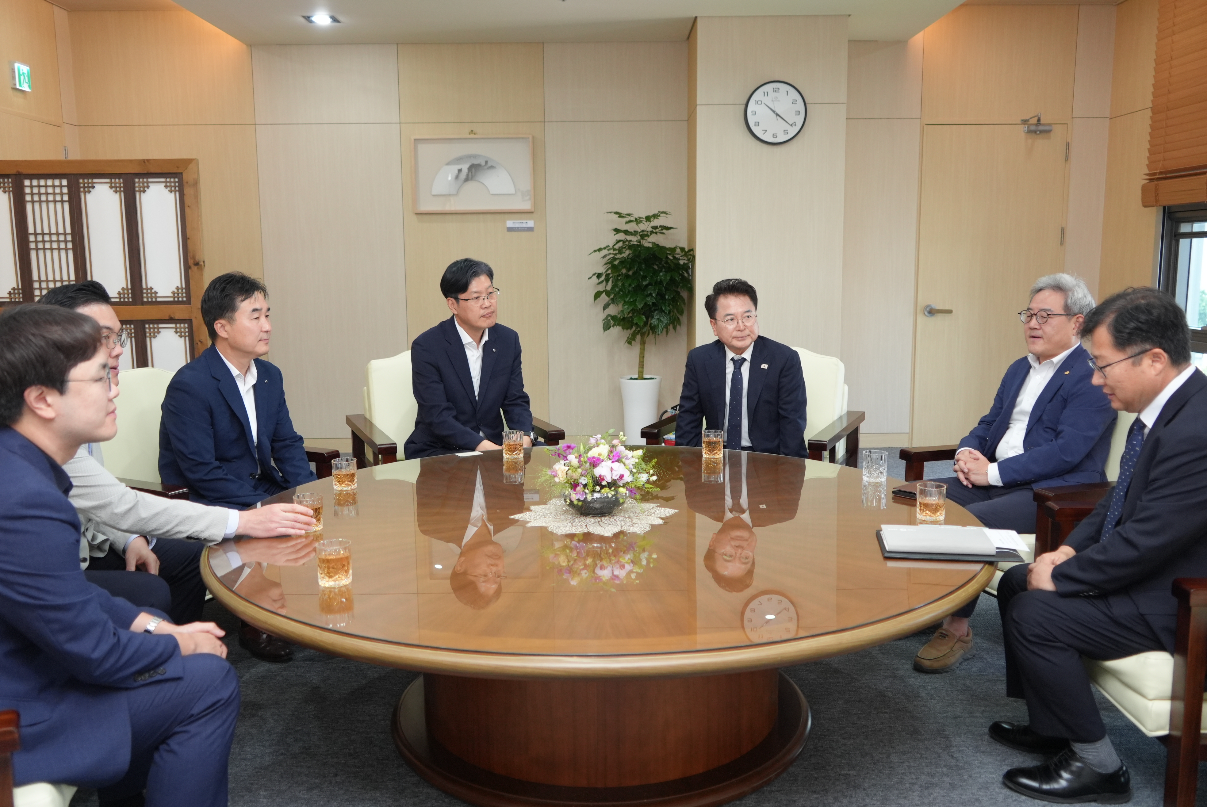 20260618 신한은행 WT품새선수권대회 후원금 전달식 (접견실)