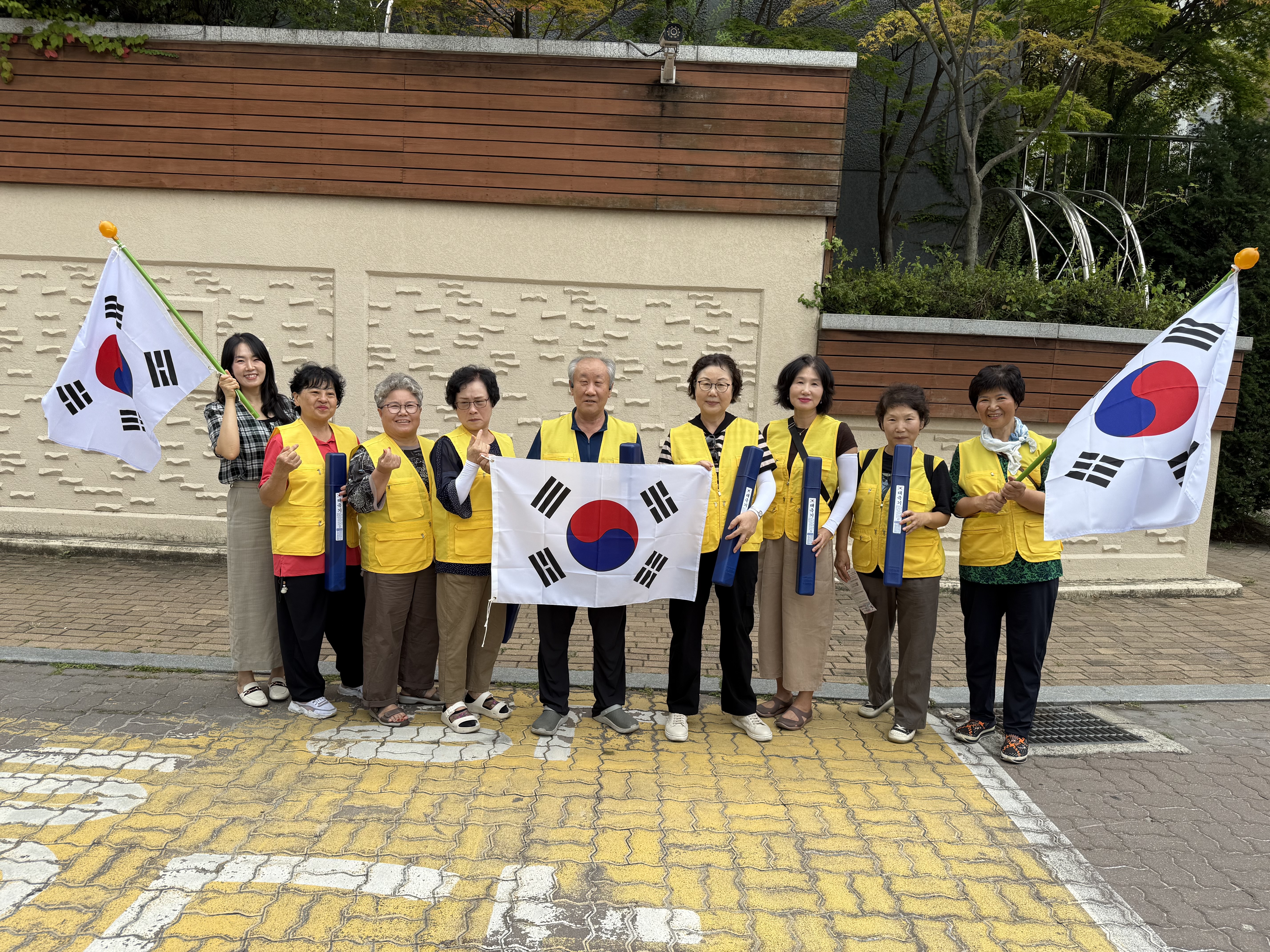 후평2동지역사회보장협의체 태극기 달기 캠페인 전개
