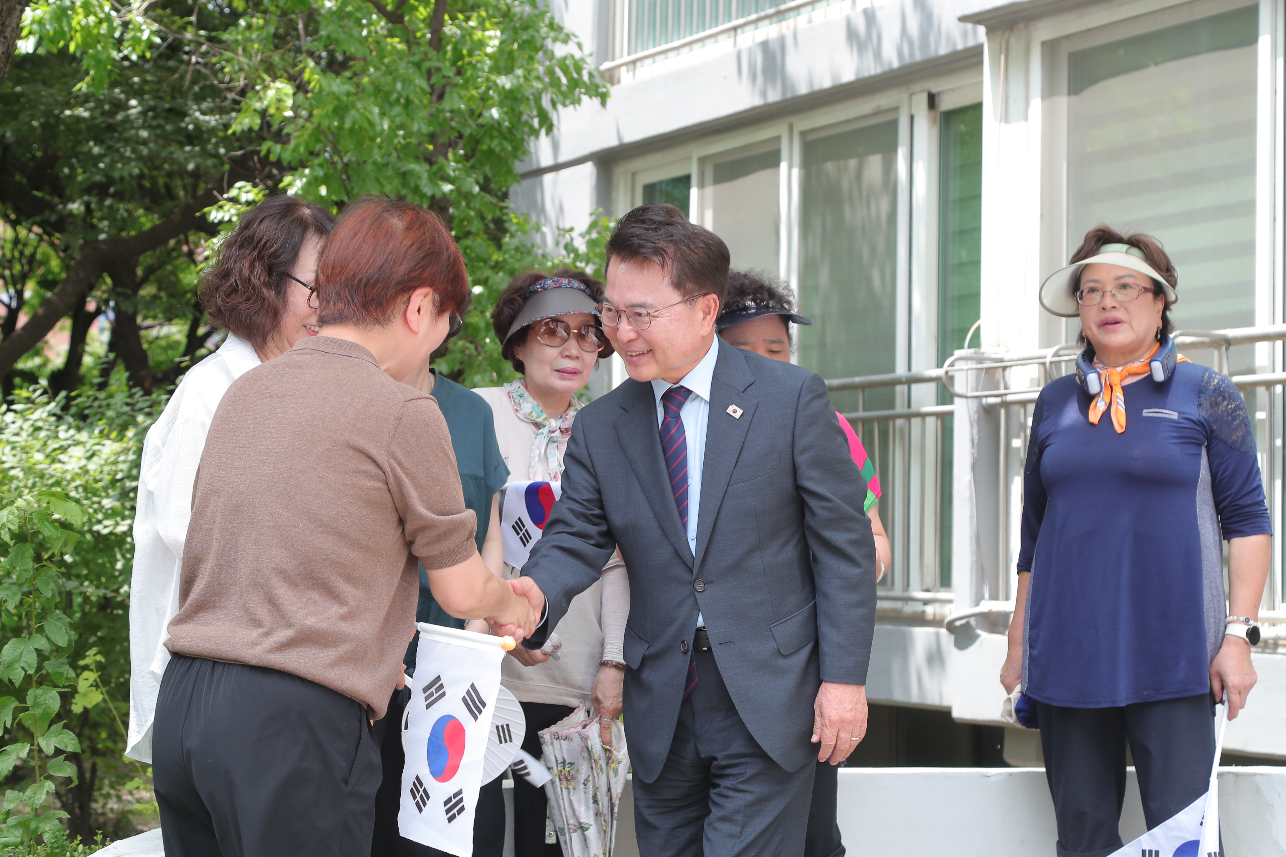 20260731 태극기달기 시범아파트 릴레이 현판식 (후평동 동아아파트)