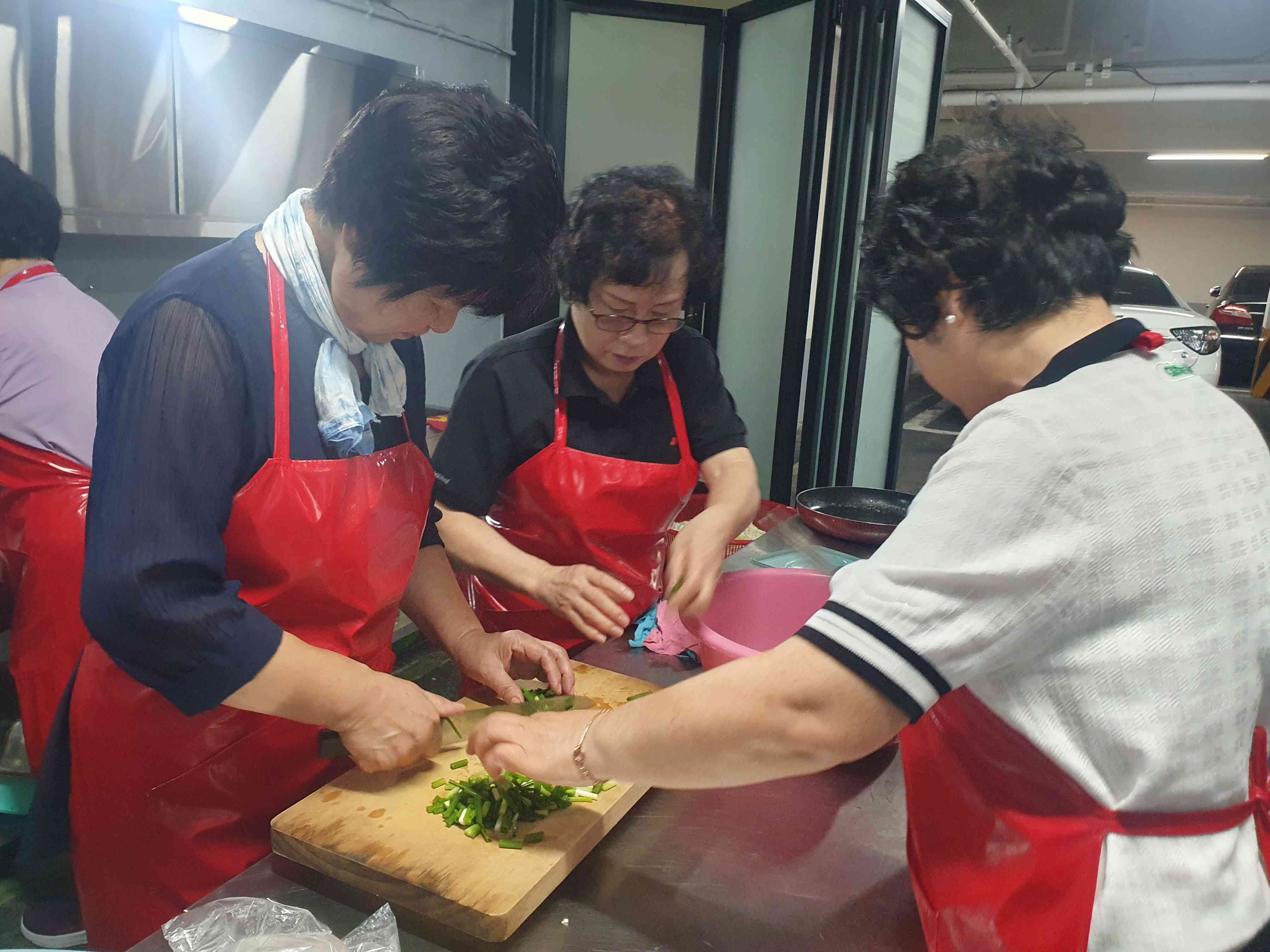 후평2동지역사회보장협의체 추석맞이 사랑의 반찬나눔 실천
