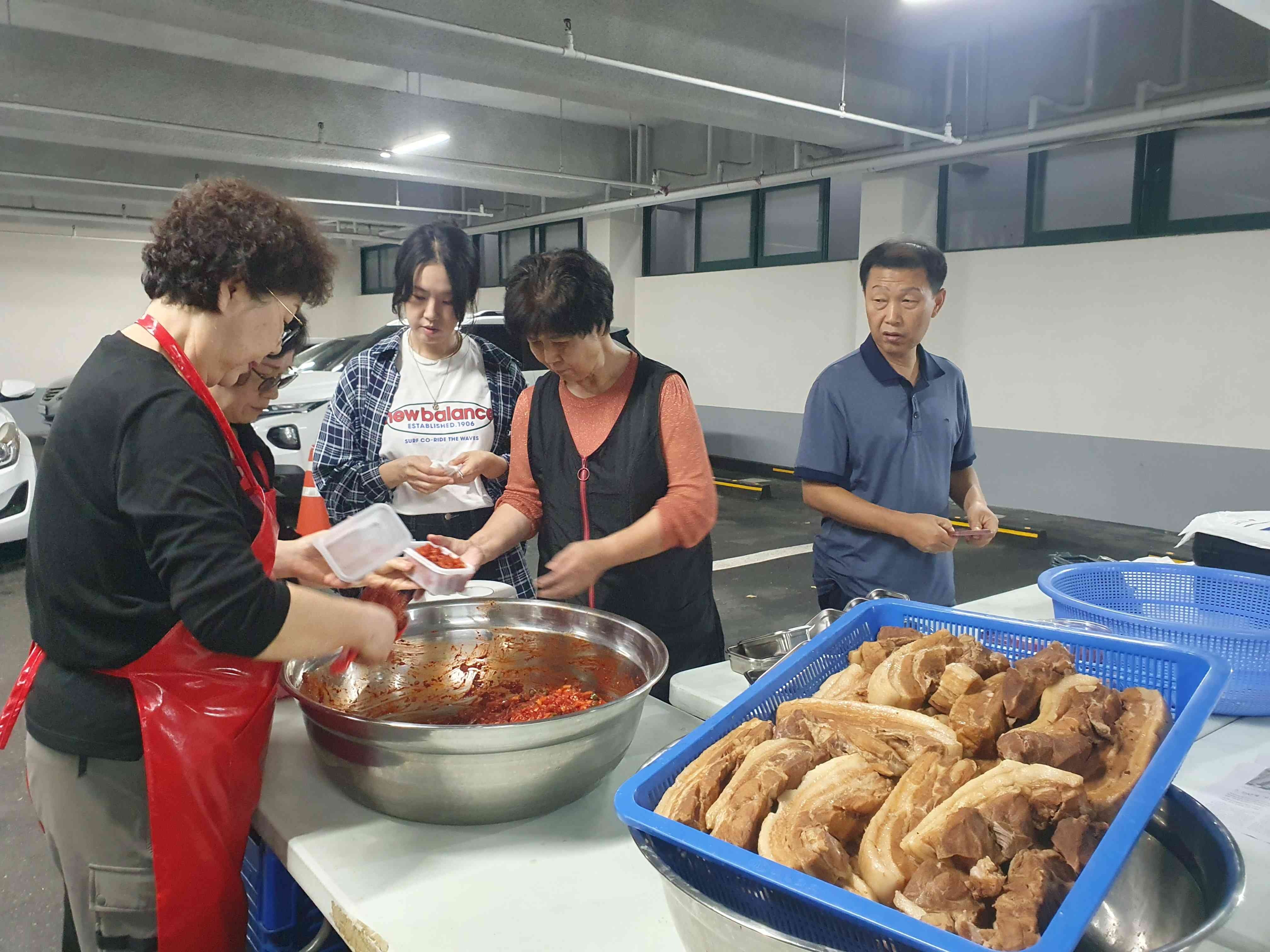 후평2동지역사회보장협의체 사랑의 반찬 나눔 실천